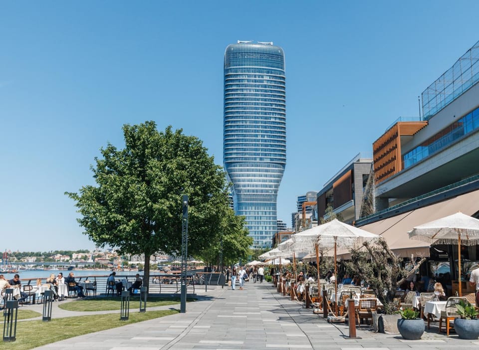 Nearby landmark, Day, Natural landscape, City view, River view, Location