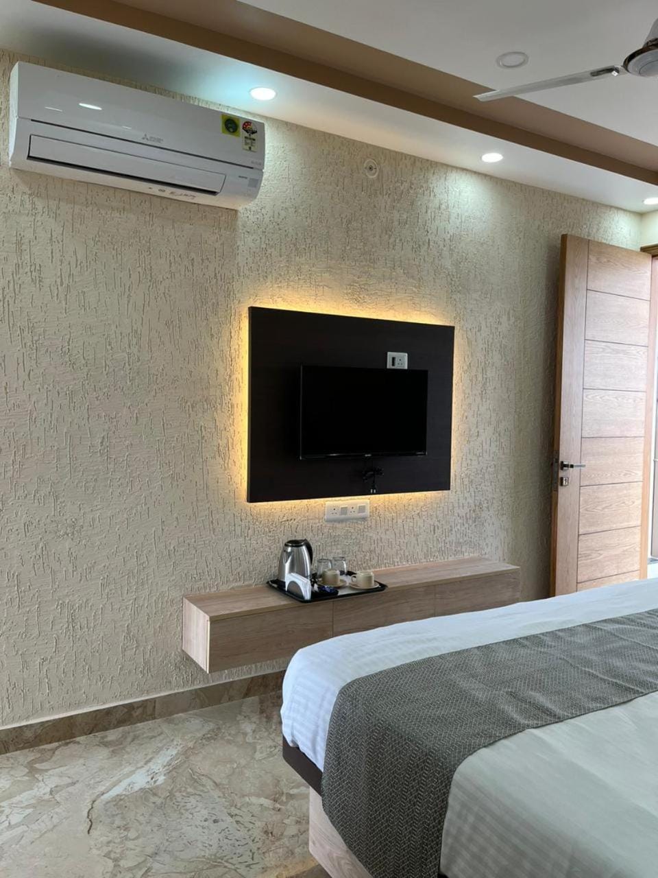 TV and multimedia, air conditioner