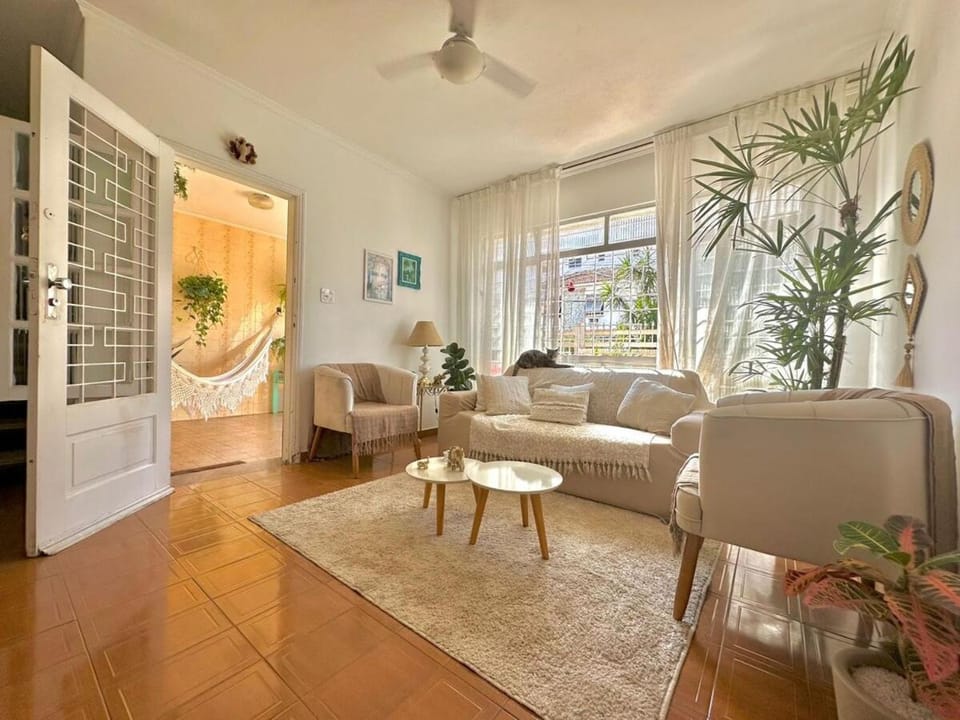 Casa sobrado espaçosa com 3 quartos em Santos House in Santos