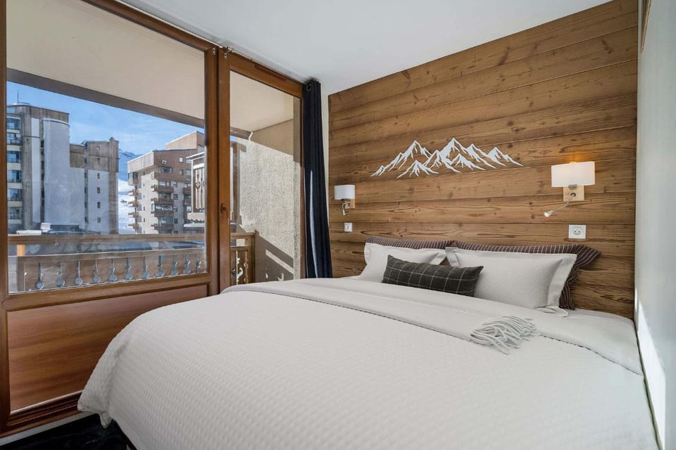 Ski-in ski-out Val thorens fully Renovated central with panoramic views Apartment in Val Thorens