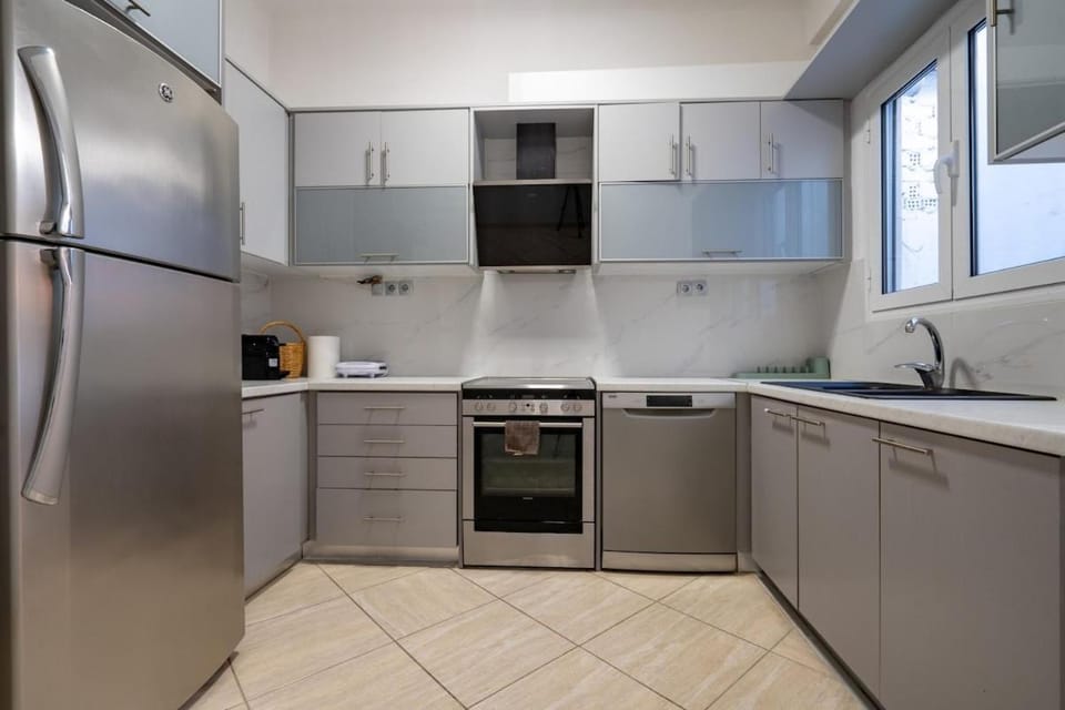 Central Nea Smyrni 2BR Apt-Near Transport by ΜΡS Apartment in Kallithea