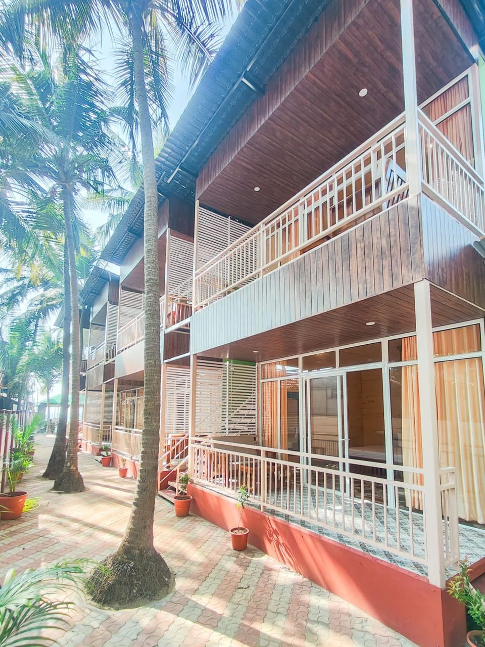 Property building, Day, View (from property/room), Balcony/Terrace