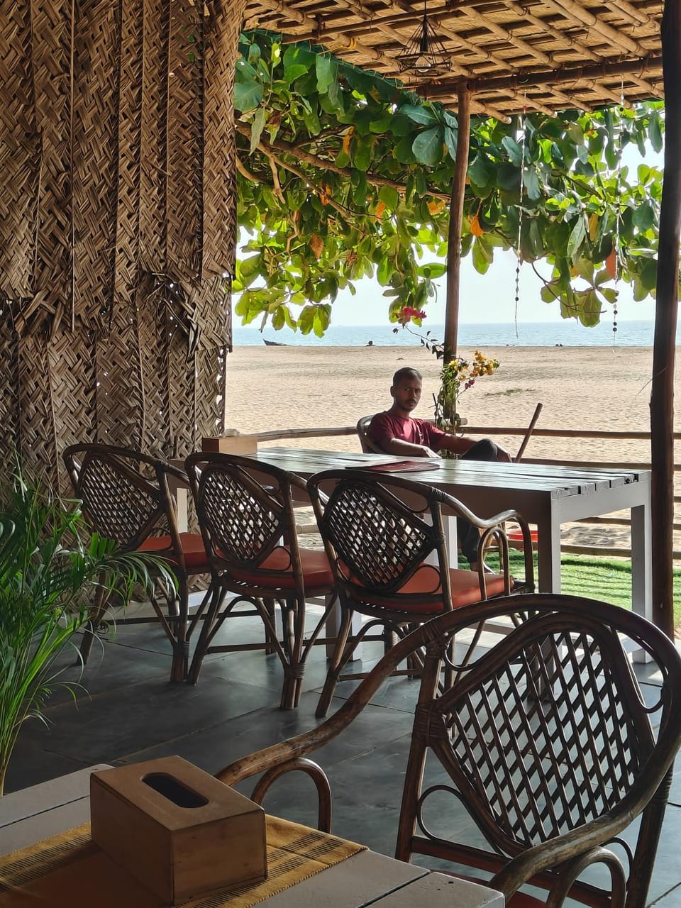 Restaurant/places to eat, Day, People, View (from property/room), Balcony/Terrace, Seating area, Sea view