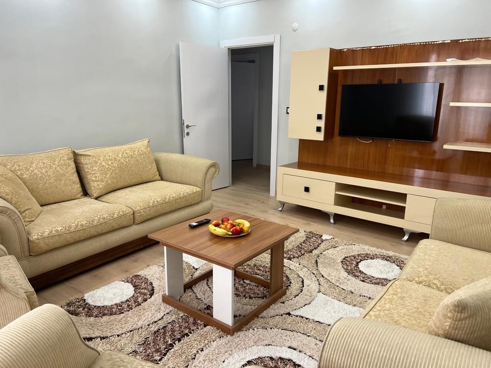 Communal lounge/ TV room, TV and multimedia, Living room, Seating area, Evening entertainment