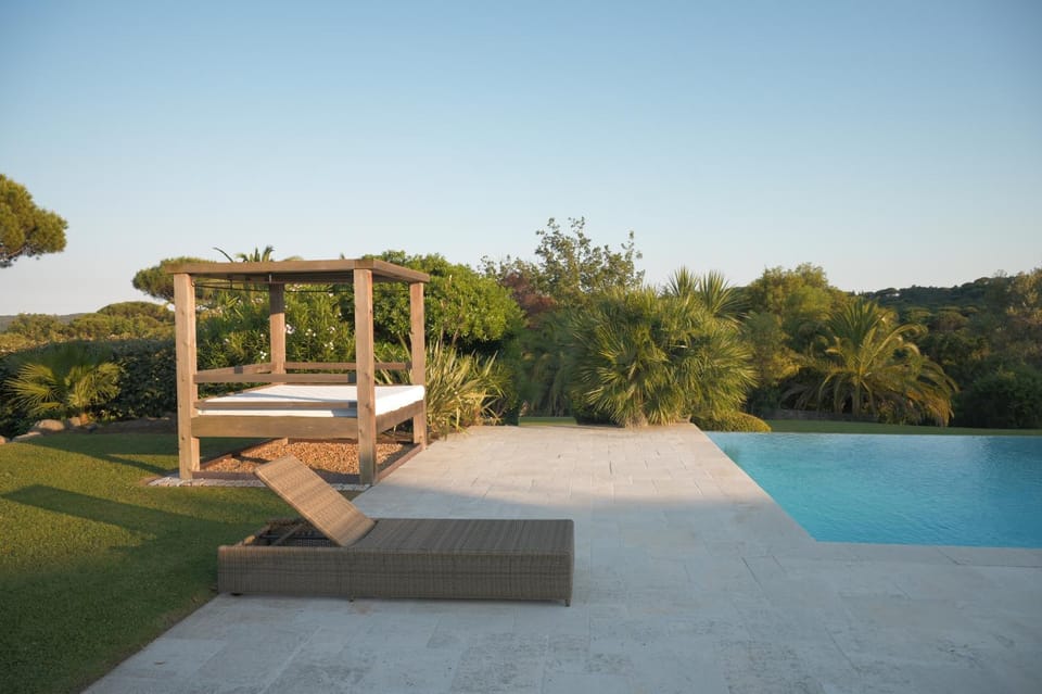 Luxury Mediterranean Villa with Pool & Helipad Villa in Ramatuelle