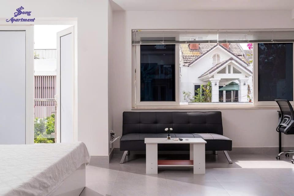 Photo of the whole room, Seating area, Bedroom