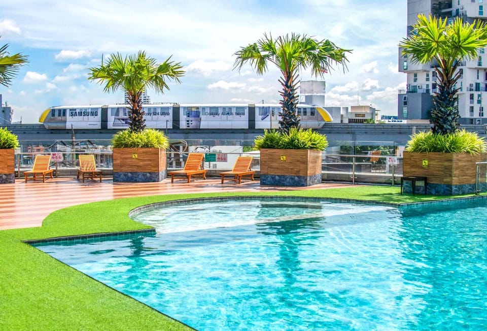 Swimming pool, Swimming pool