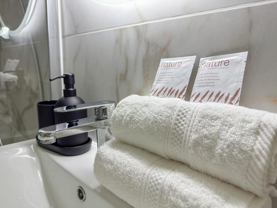 Bathroom, towels