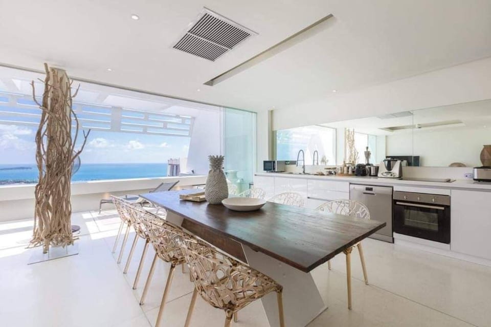 Dining area, microwave, oven, kitchen