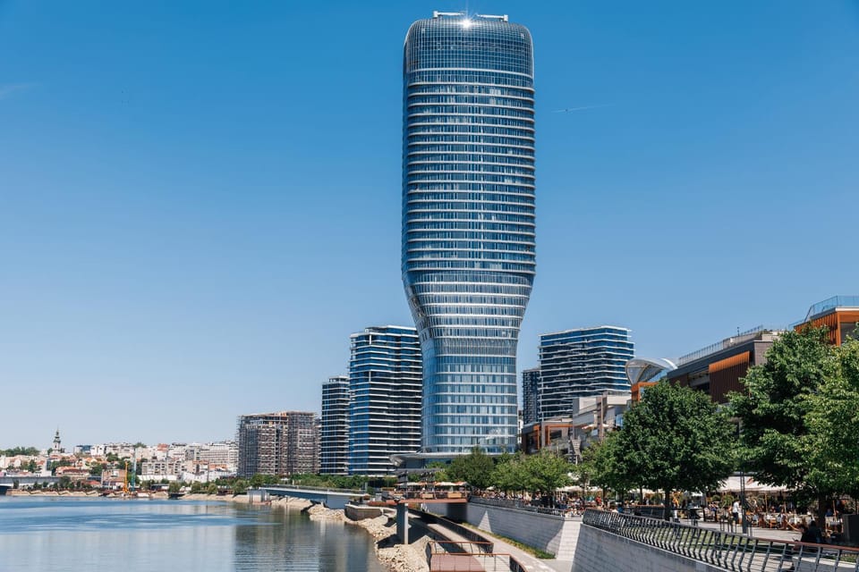 Property building, Nearby landmark, Facade/entrance, Neighbourhood, View (from property/room), City view, River view