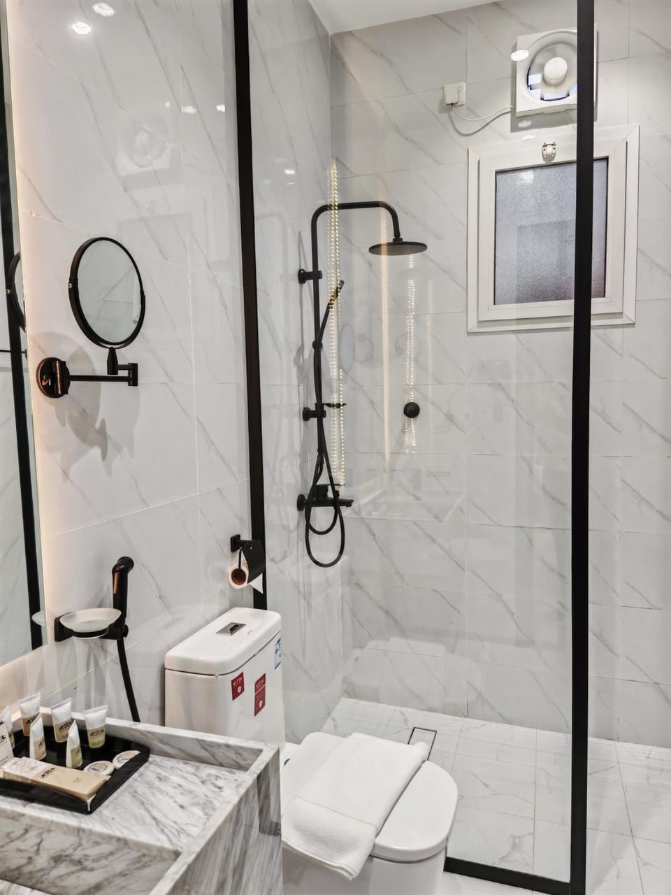 Shower, Bathroom, towels