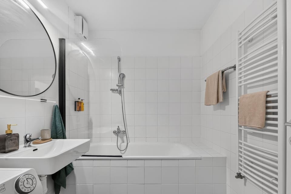 Bathroom, Bath