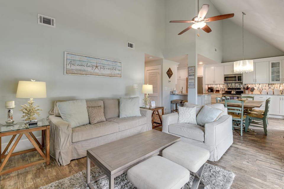 Walkable Beach Retreat! Miramar Resort Condo House in Miramar Beach