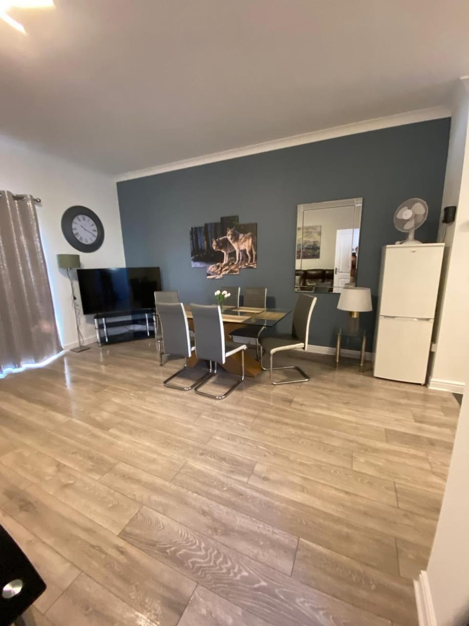 4 bedrooms,3 bathrooms, Wi-Fi, 5 TV's, Car Parking Bed and Breakfast in Boston