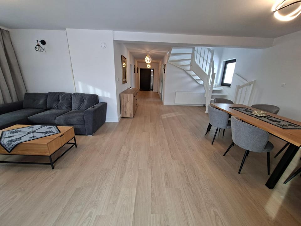 Willa Na Wzgórzu - Apartamenty - CzorsztynSki - Jezioro Czorsztyńskie - Velo Czorsztyn - Pieniny Apartment in Lesser Poland Voivodeship