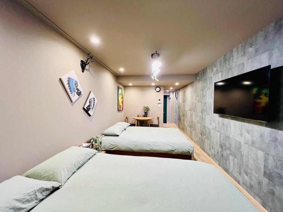 Bed, TV and multimedia, Photo of the whole room, Bedroom