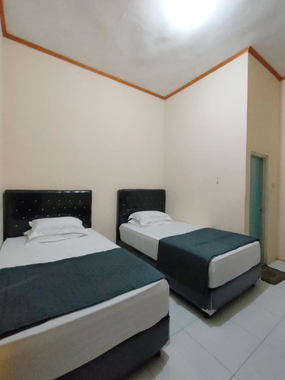 Victoria Homestay Bed and Breakfast in East Java