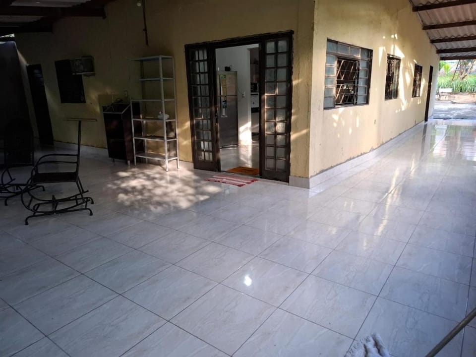 Chácara completa com churrasqueira e piscina House in State of Goiás