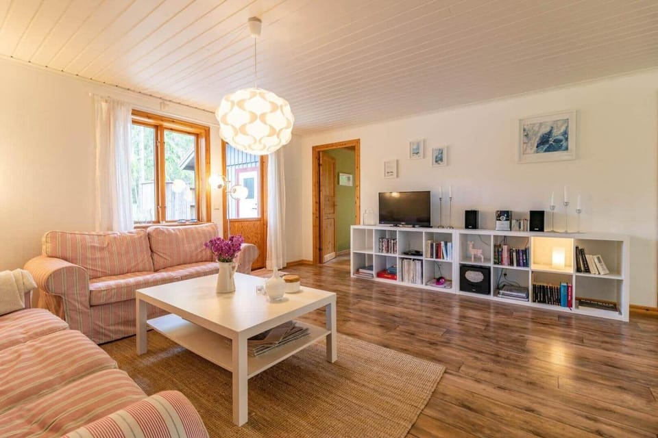 KAL838-Moensteras House in Kalmar County, Sweden