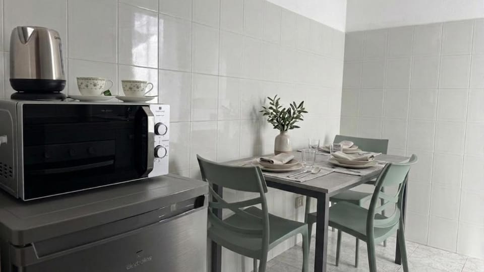 Coffee/tea facilities, Dining area