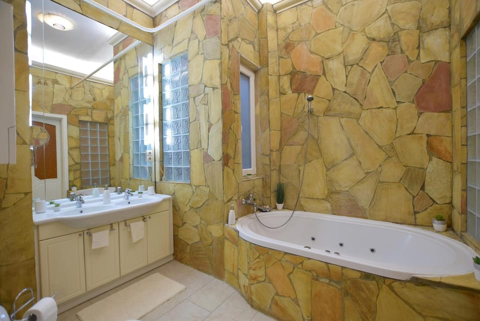 Bathroom, Bath