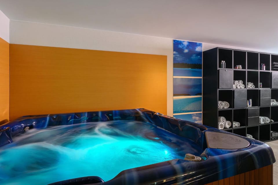Hot Tub, Spa and wellness centre/facilities