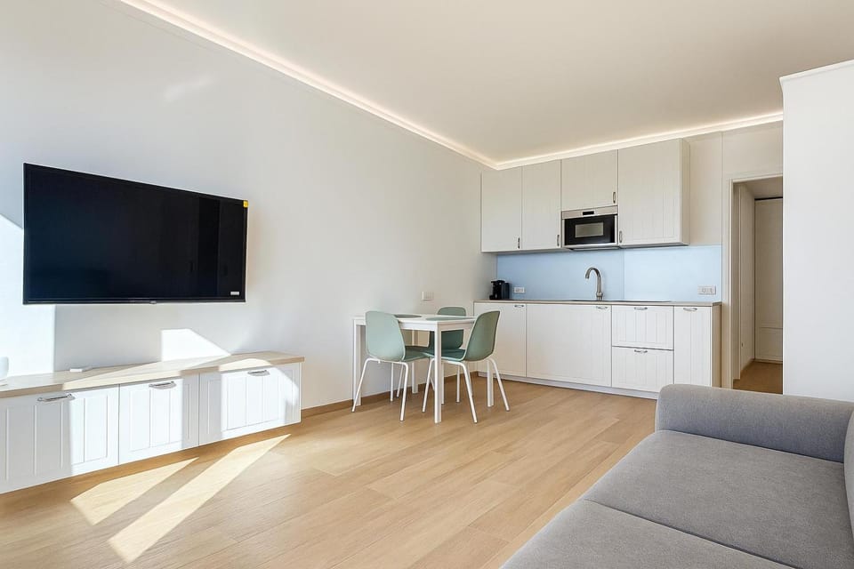 Kitchen or kitchenette, Living room, Dining area
