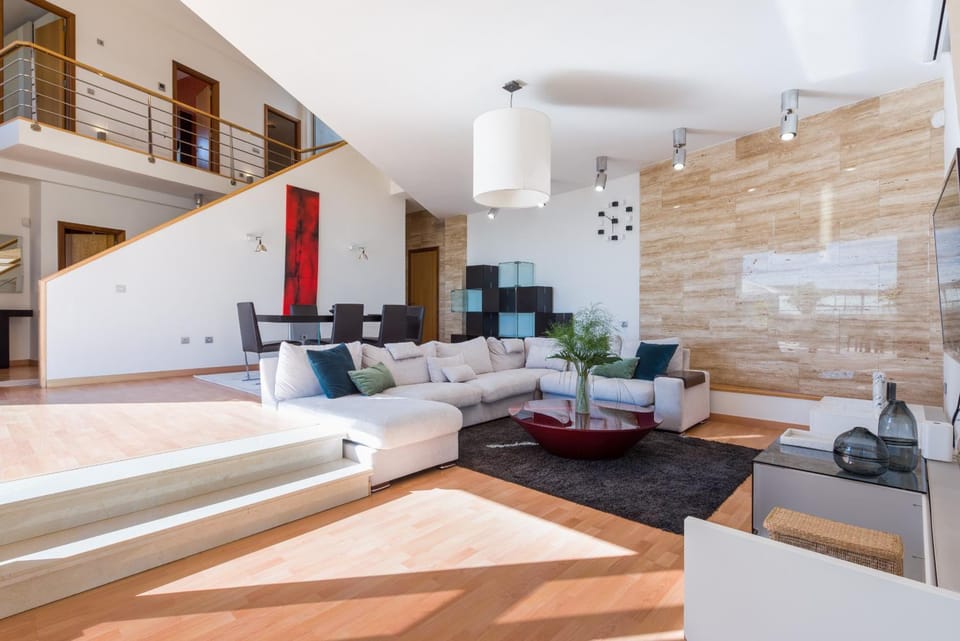 Living room, Seating area