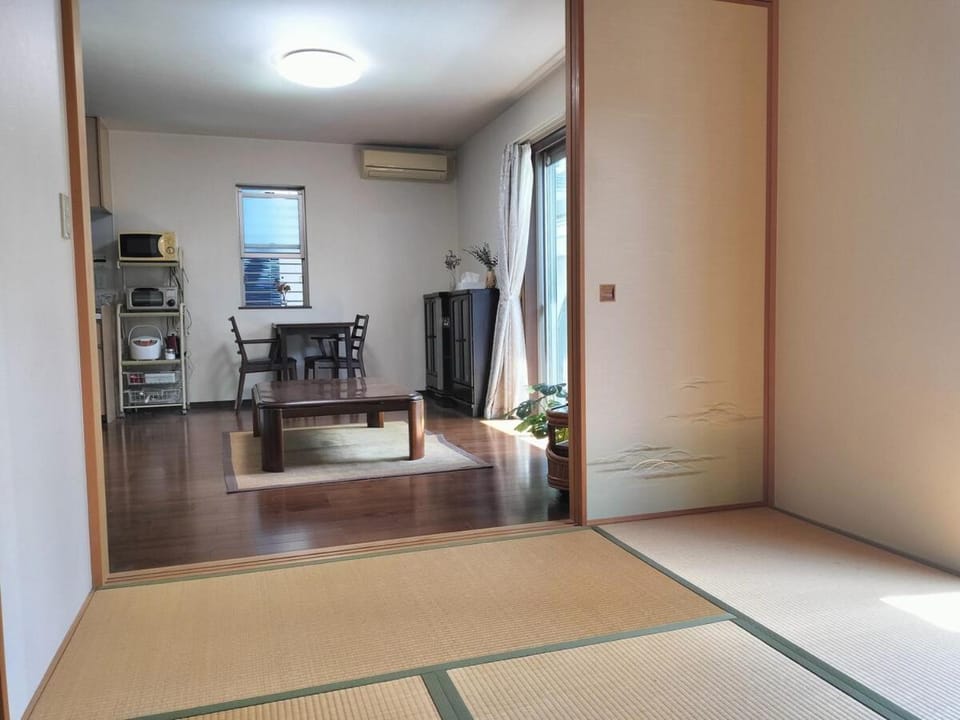 Living room, Seating area, Dining area, air conditioner