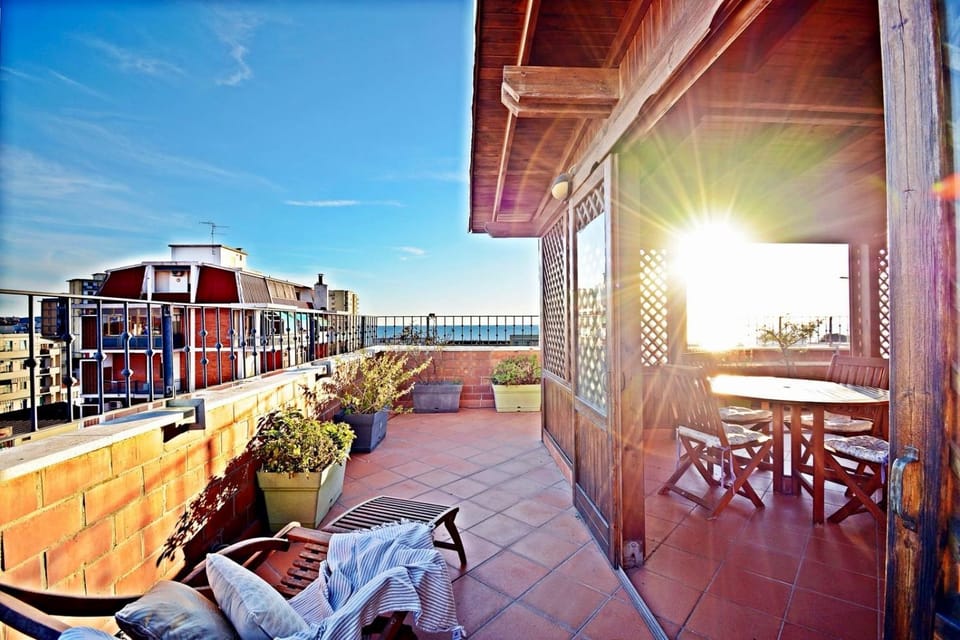 Patio, Day, View (from property/room), Balcony/Terrace, Living room, Seating area, Sea view
