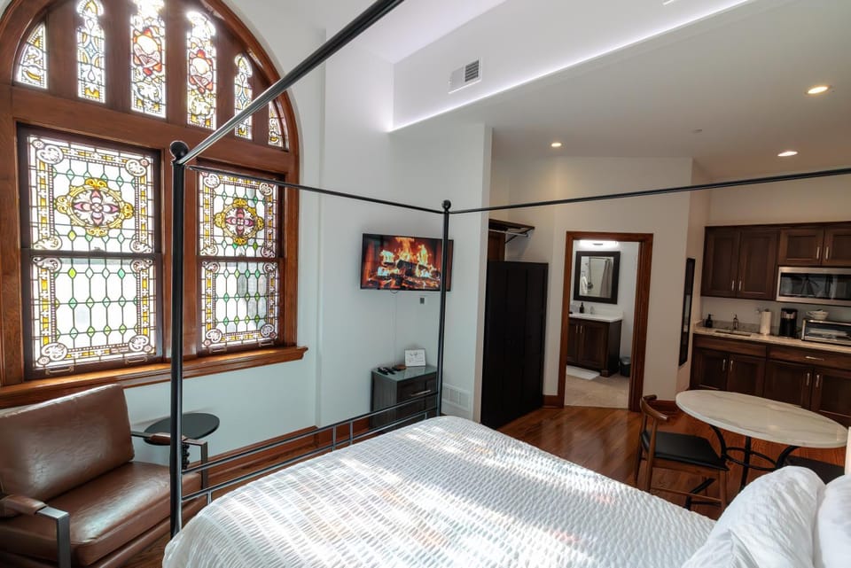 Cozy Suite inside Historic Marymount College 200A Apartment in Salina