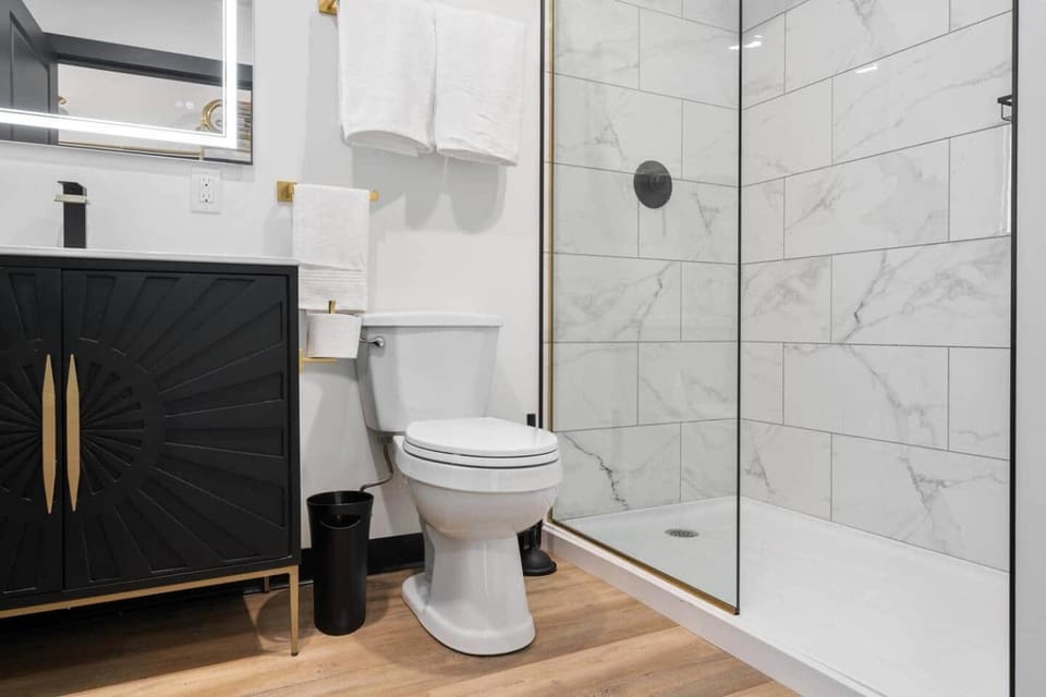 Shower, Toilet, Bathroom