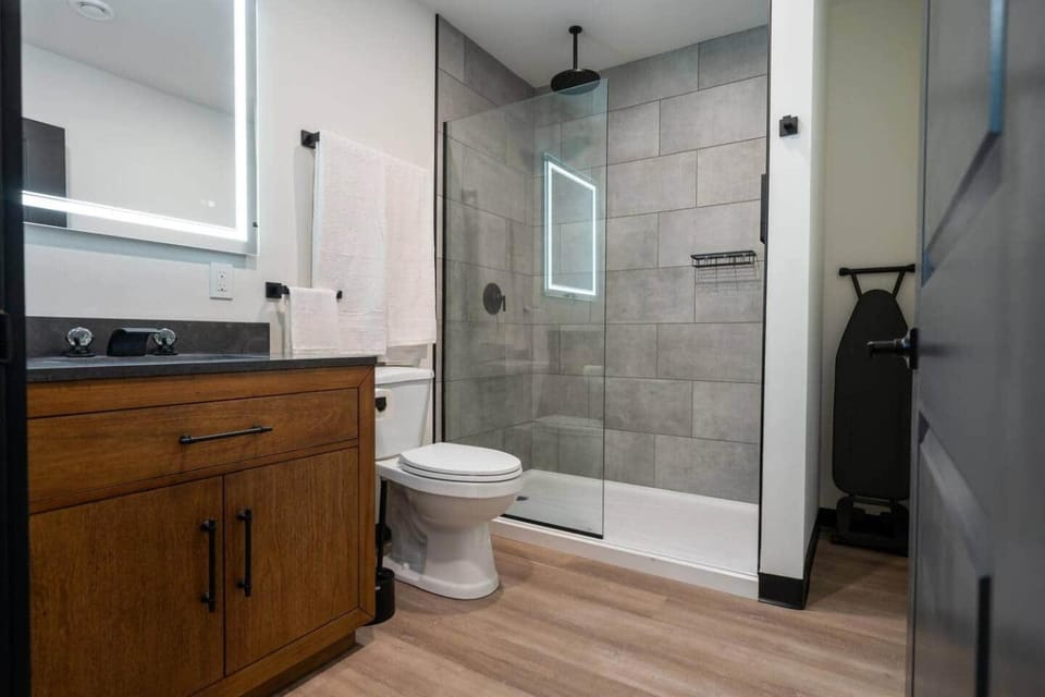 Shower, Toilet, Bathroom