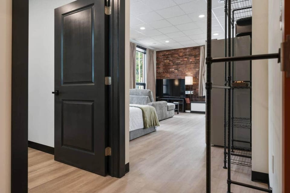 The Library @TheMillRowsSuites Apartment in New Glasgow
