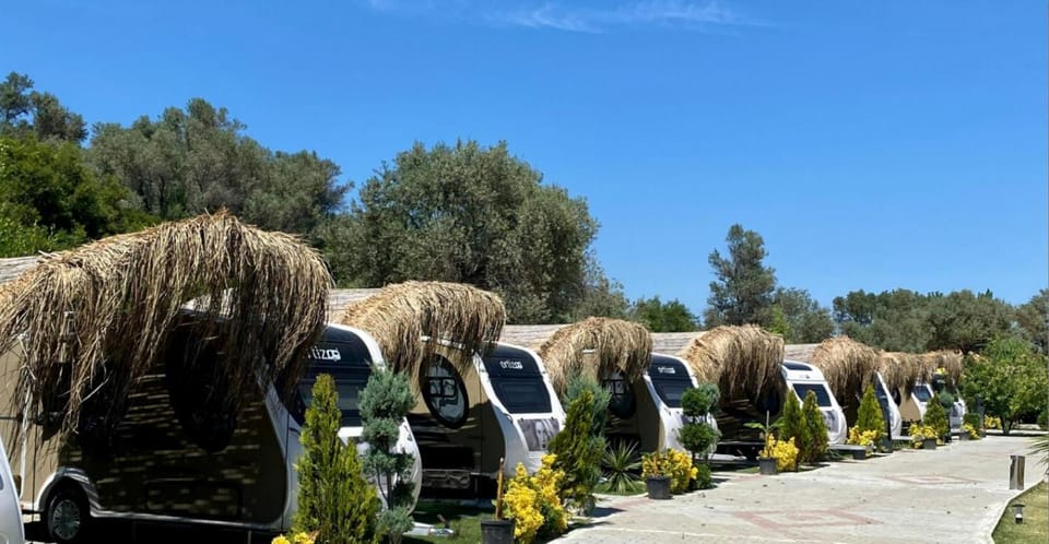 Güneş' te Karavan Otel Hotel in İzmir Province