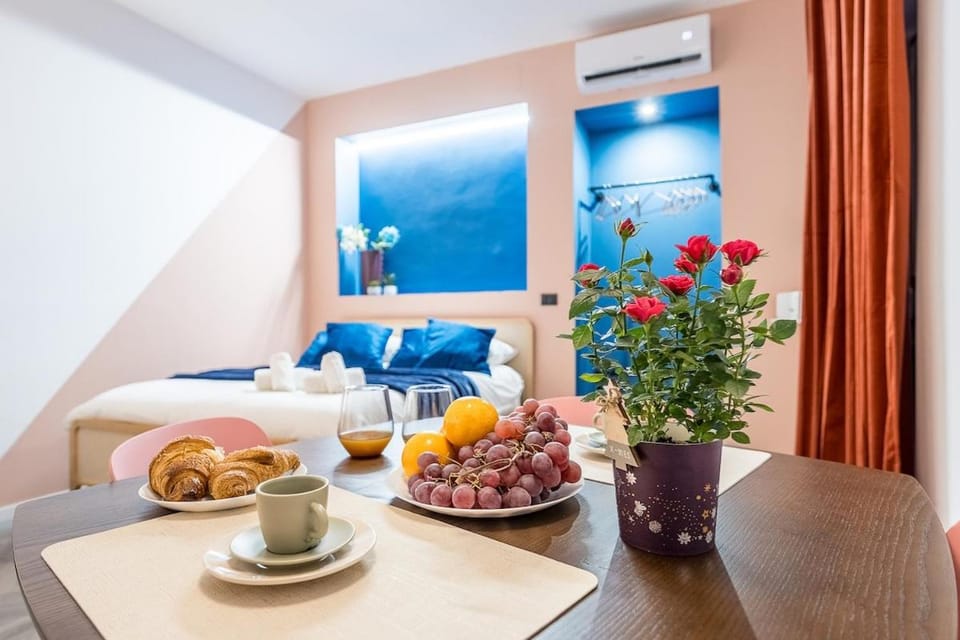Bed, Photo of the whole room, Bedroom, Breakfast