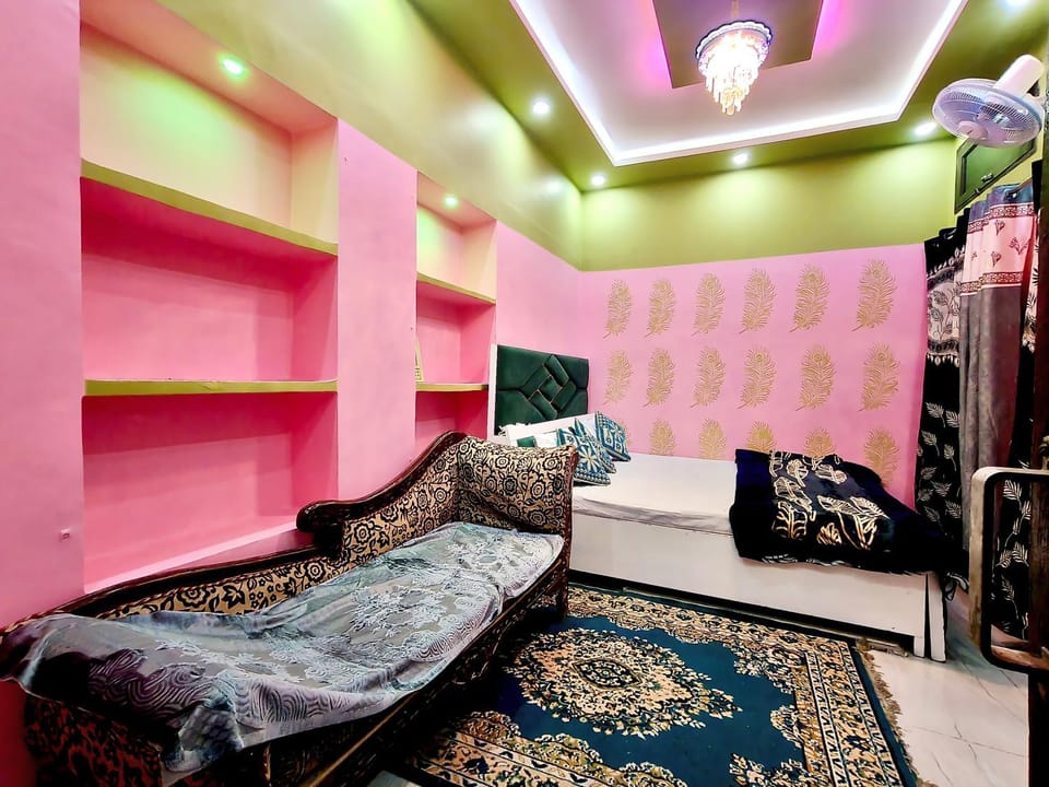 Shreeji homestay Vacation rental in Varanasi