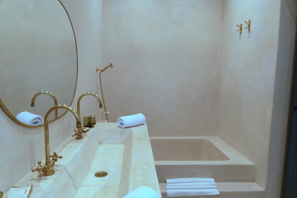 Shower, Bathroom, Bath, towels