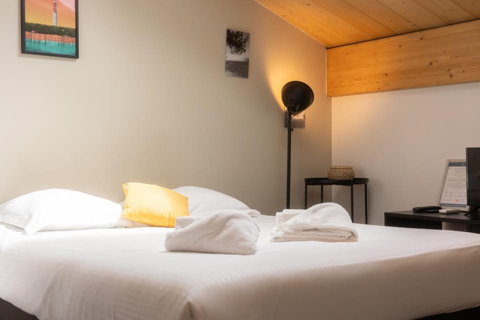 Appartement avec belle pierre et Climatisation pour 2 personnes Apartment in Bordeaux