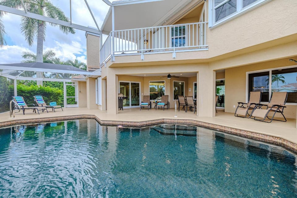 Villa Vittoria Stars Vacation Rentals Villa in Cape Coral