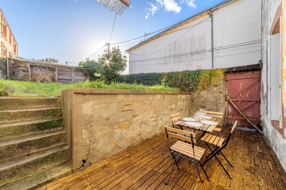Patio, Dining area