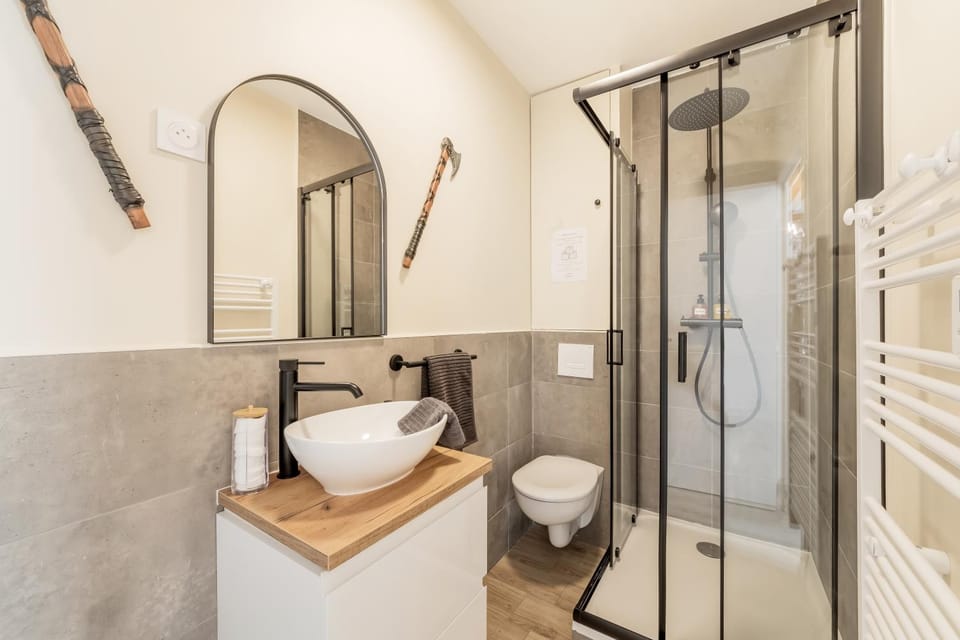 Shower, Toilet, Bathroom