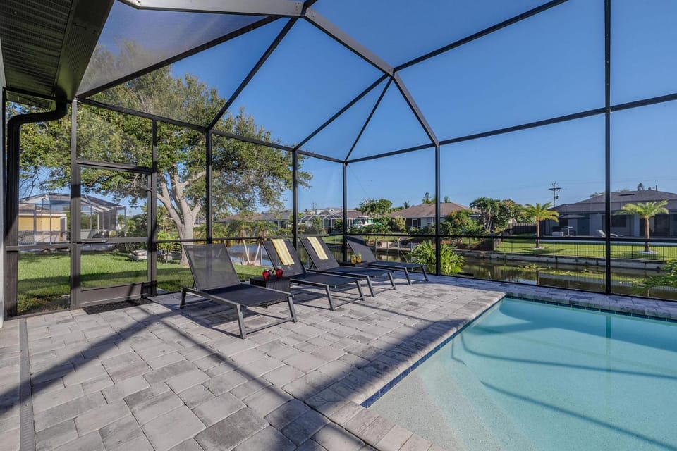 Modern Escape House in Cape Coral