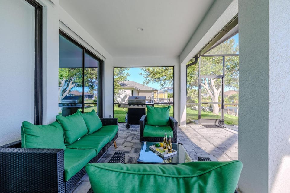 Modern Escape House in Cape Coral