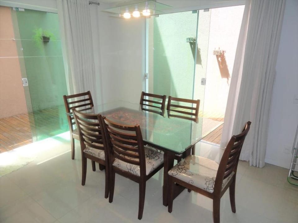 Apartamento Térreo, Espaçoso, próximo à Praia! Apartment in Bombinhas