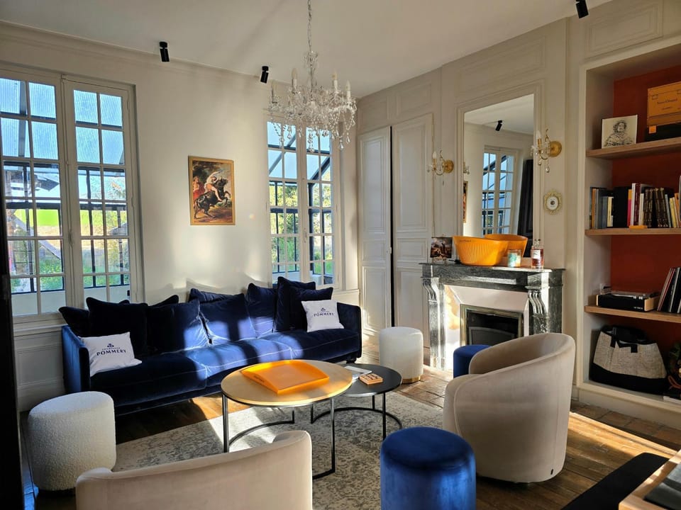 Living room, fireplace