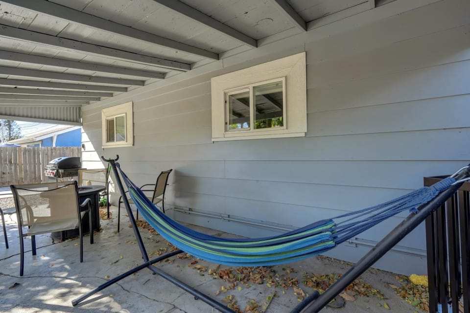 Pet-Friendly Hot Tub Cottage, Olympic Center House in Colorado Springs