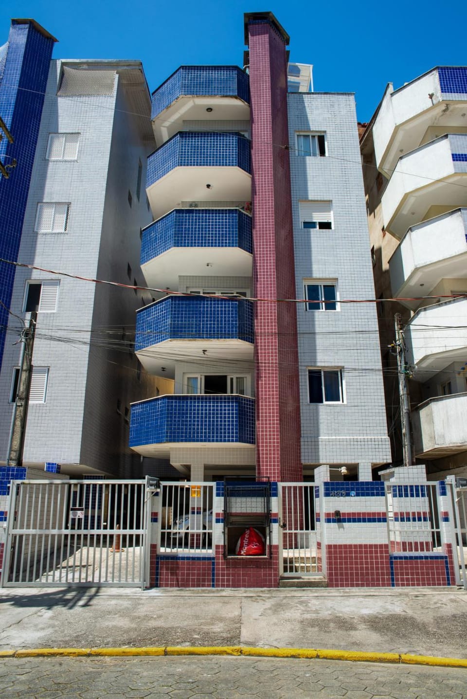 Property building, Facade/entrance, Off site