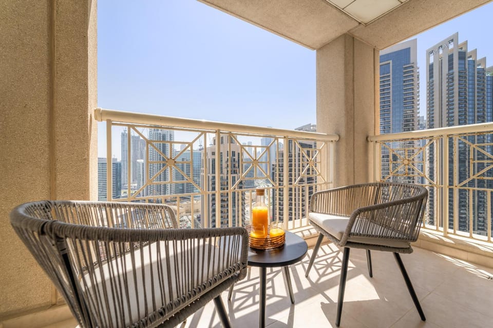 VayK - Modern 1BR in Downtown Dubai Apartment in Dubai