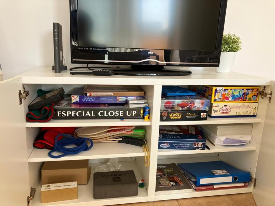 Communal lounge/ TV room, TV and multimedia, Evening entertainment